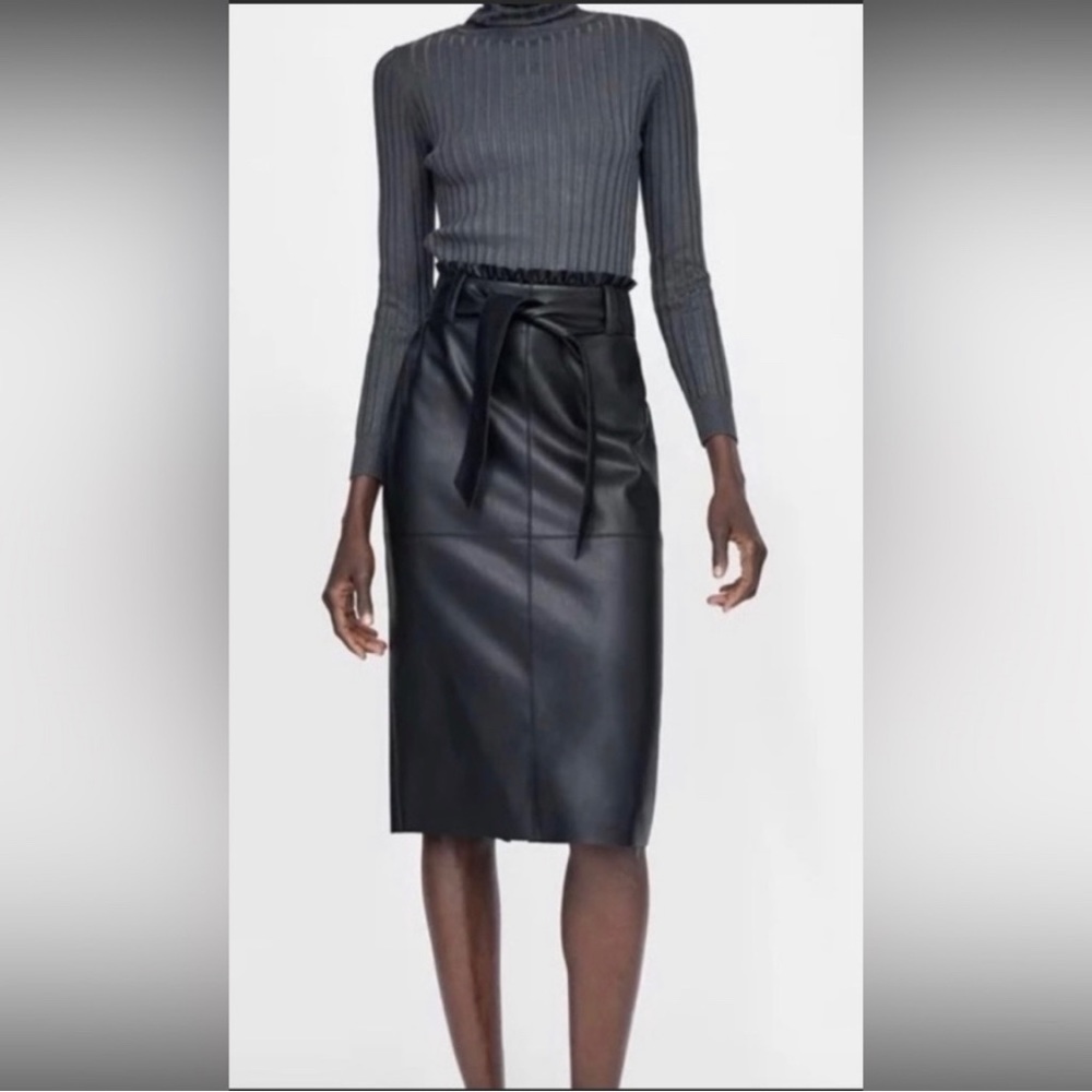 ZARA - Black Faux Leather “Paper Bag” Style Waist Tie Midi Skirt - Size XS